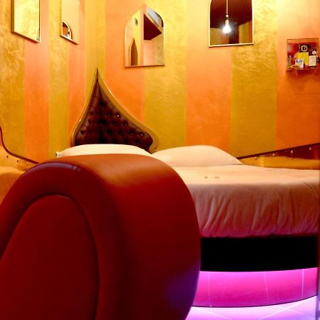 C Rooms - Love Motel Monza ชินิเซลโลบาลซาโม ภายนอก รูปภาพ