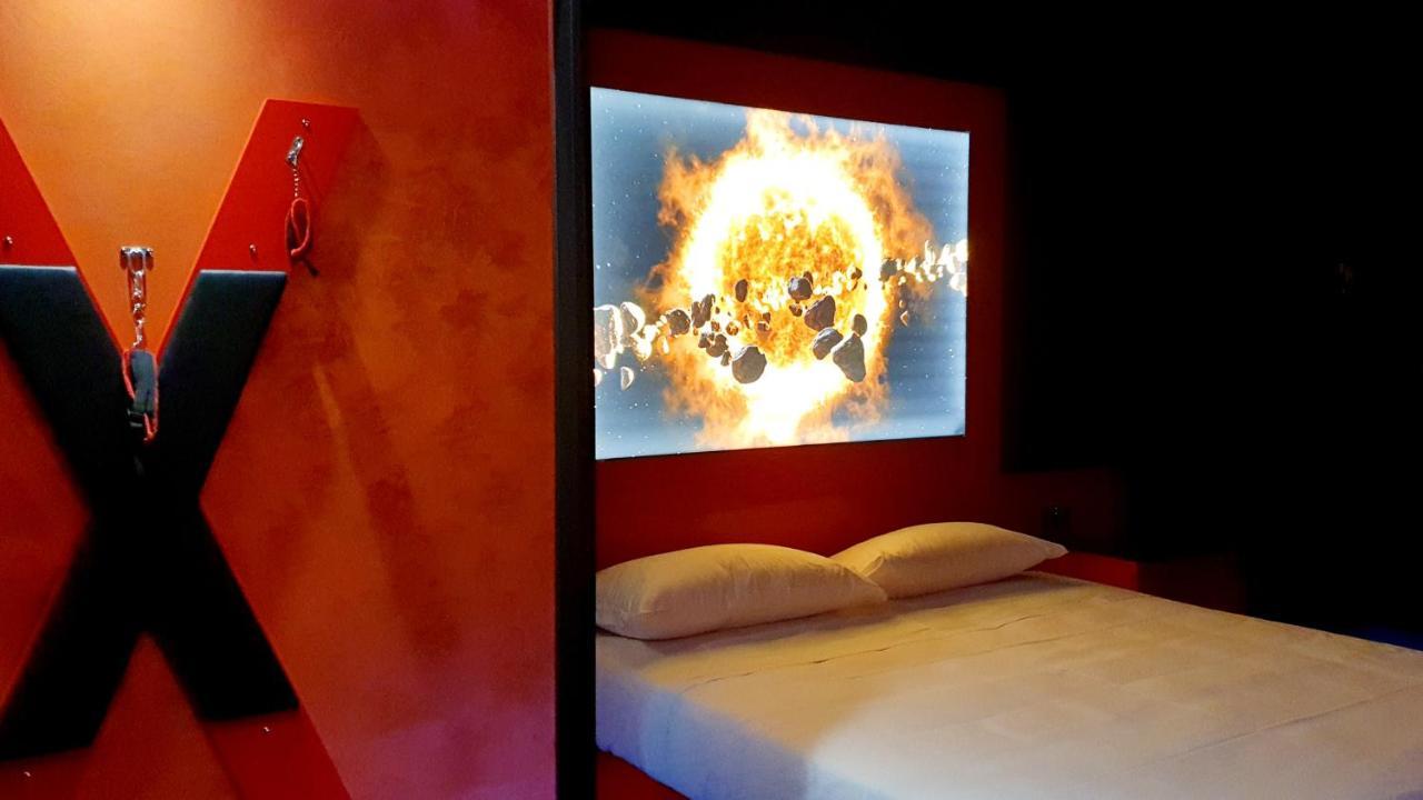 C Rooms - Love Motel Monza ชินิเซลโลบาลซาโม ภายนอก รูปภาพ