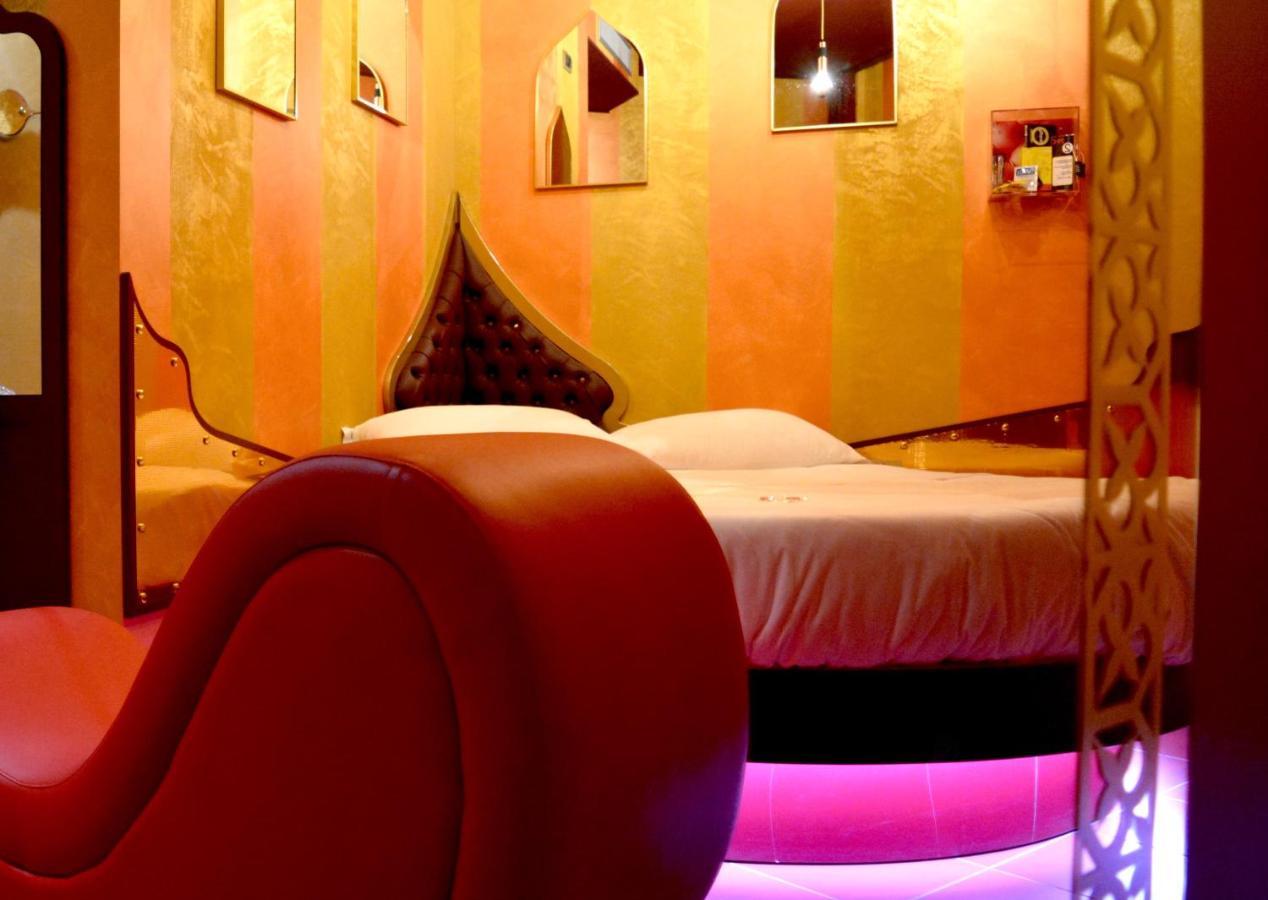 C Rooms - Love Motel Monza ชินิเซลโลบาลซาโม ภายนอก รูปภาพ