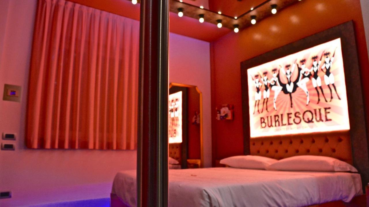 C Rooms - Love Motel Monza ชินิเซลโลบาลซาโม ภายนอก รูปภาพ