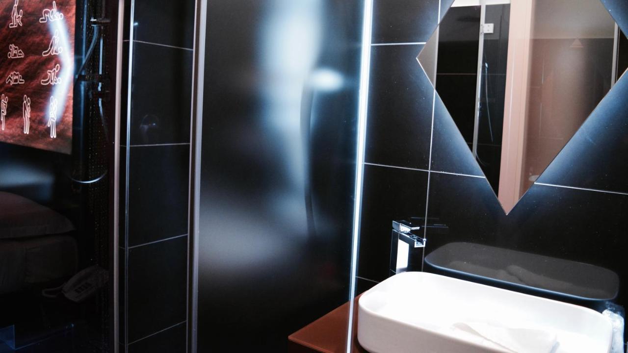 C Rooms - Love Motel Monza ชินิเซลโลบาลซาโม ภายนอก รูปภาพ