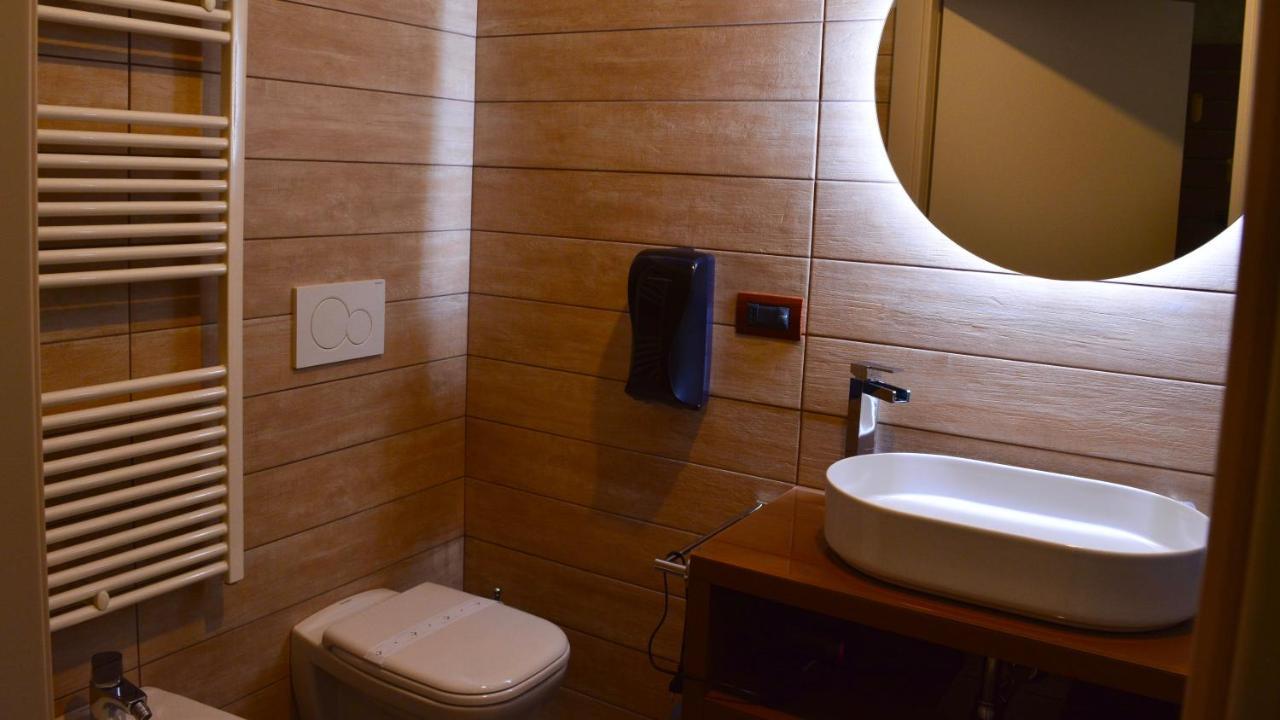 C Rooms - Love Motel Monza ชินิเซลโลบาลซาโม ภายนอก รูปภาพ