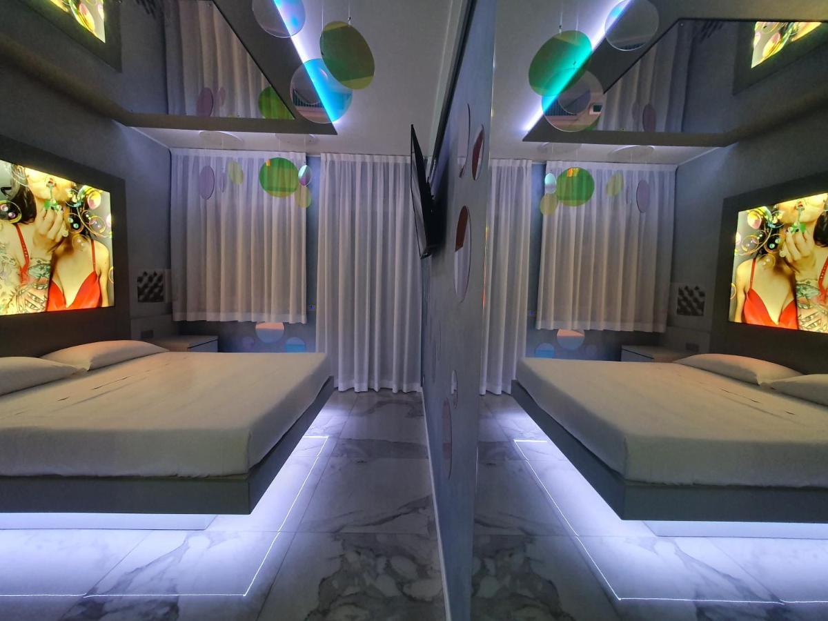 C Rooms - Love Motel Monza ชินิเซลโลบาลซาโม ภายนอก รูปภาพ