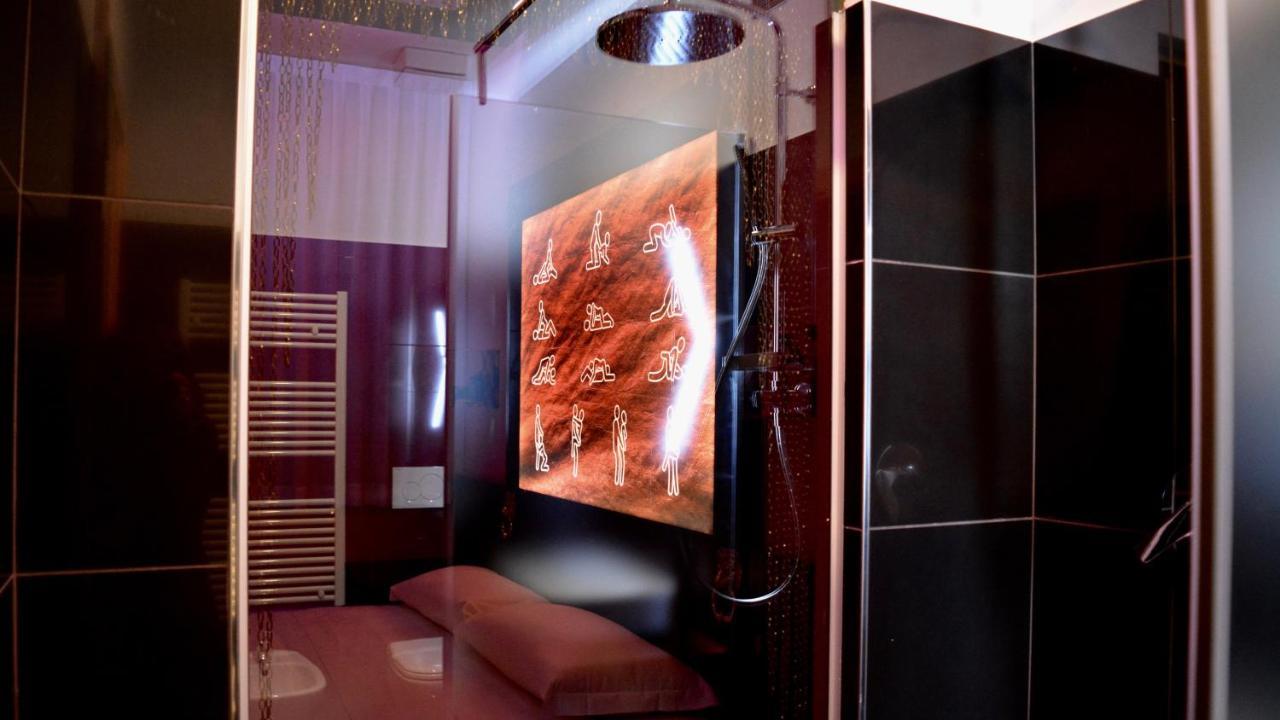 C Rooms - Love Motel Monza ชินิเซลโลบาลซาโม ภายนอก รูปภาพ