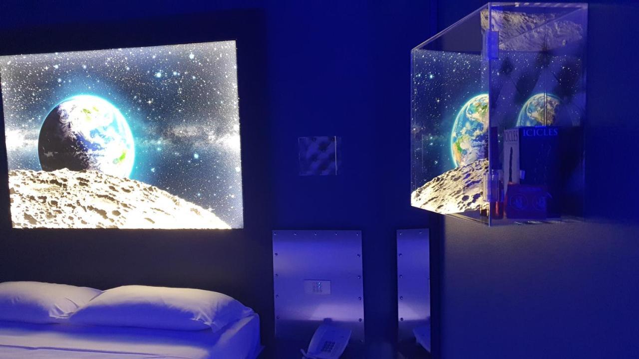 C Rooms - Love Motel Monza ชินิเซลโลบาลซาโม ภายนอก รูปภาพ